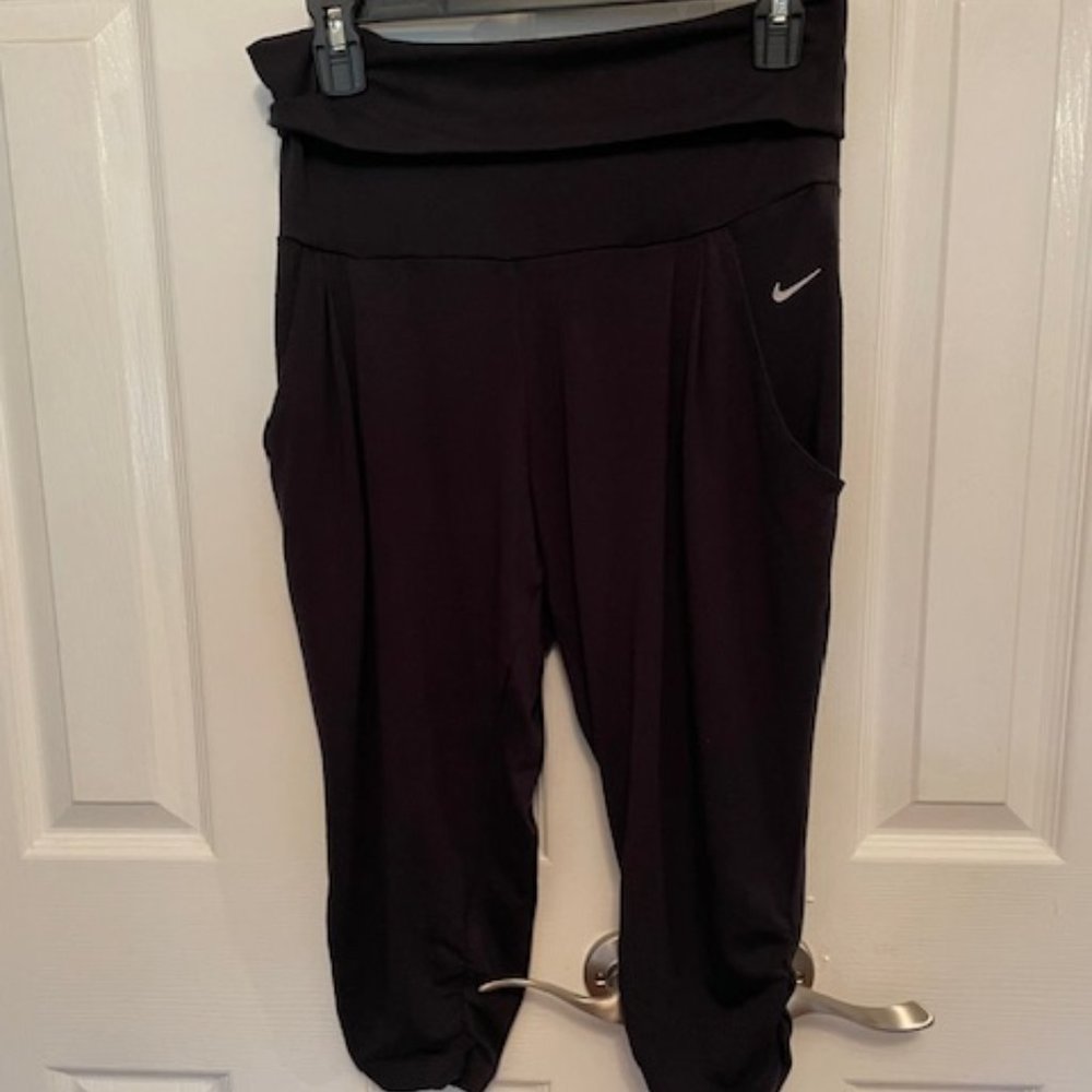 Nike Dri-Fit Black ruched crop size Medium